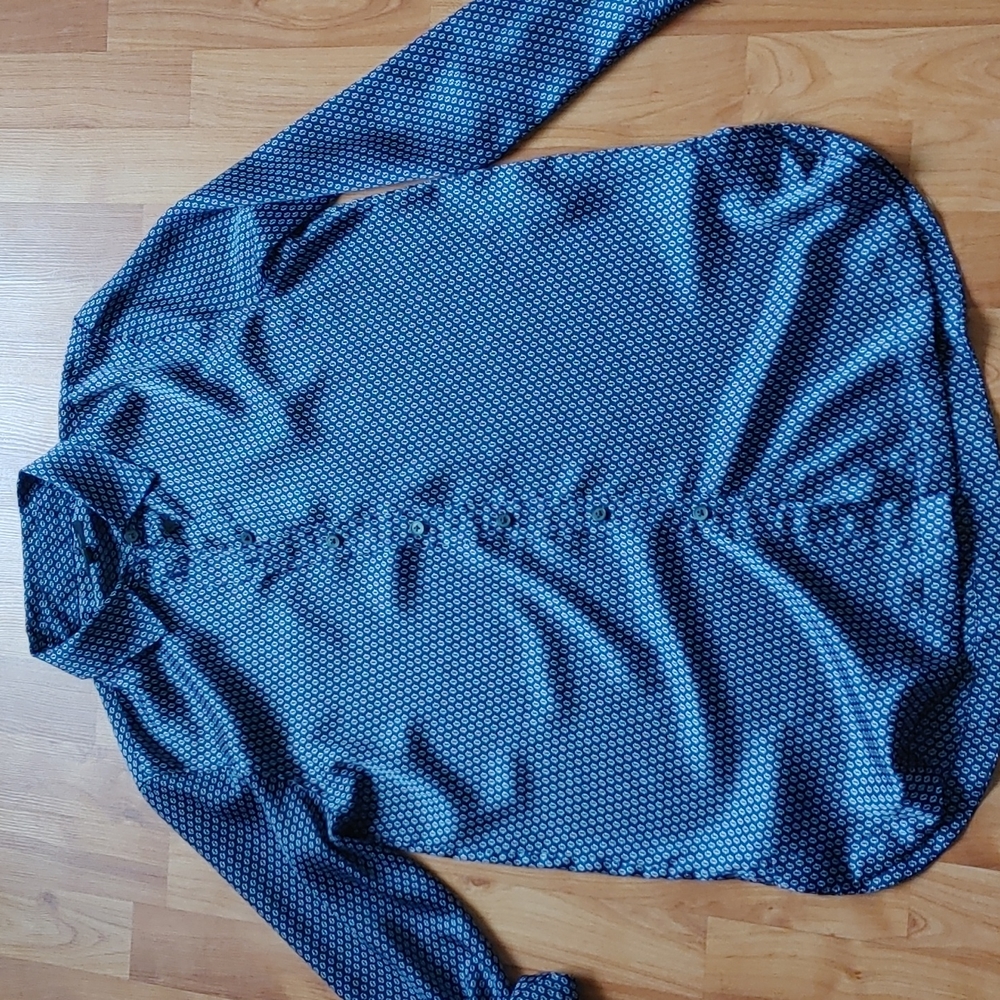 Banana Republic. Button-down. Silky feel. Size Small.